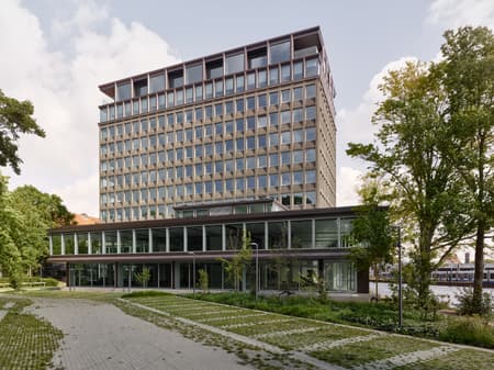 Staal-Kade Office Building Transformation